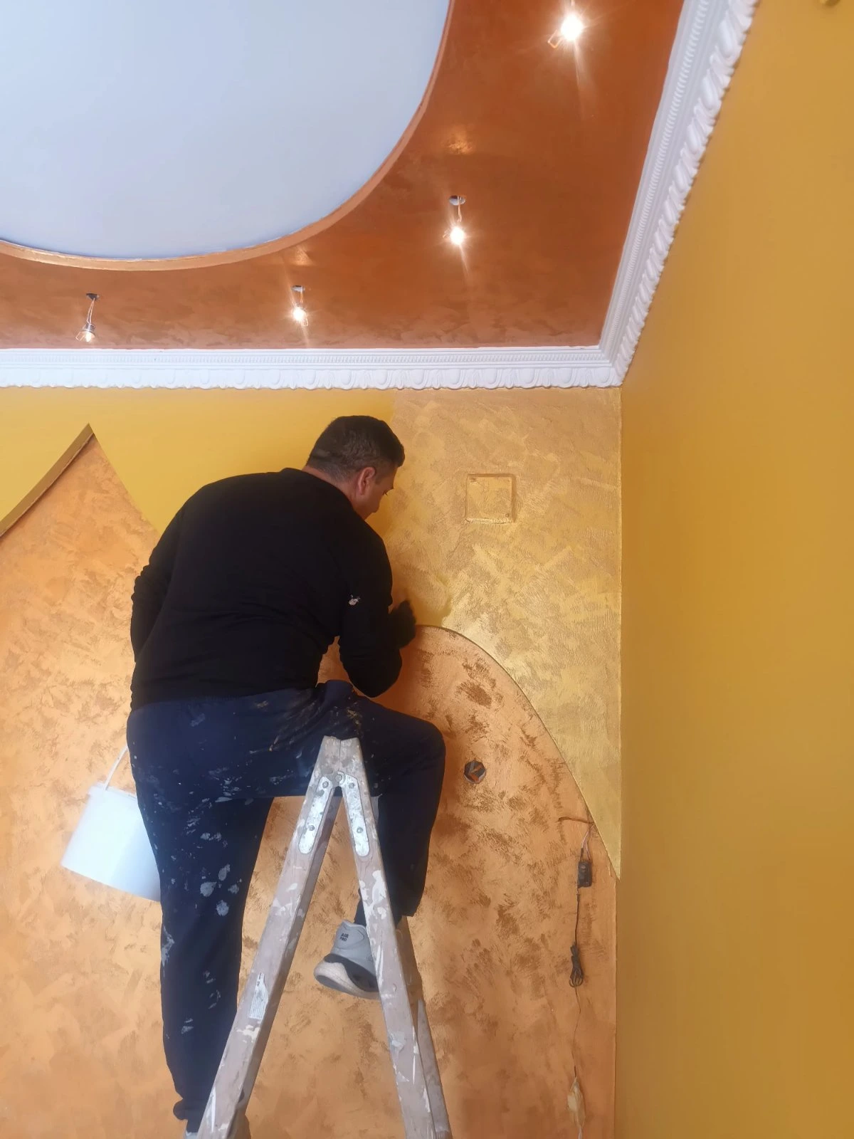 Боядисване и довършителни работи